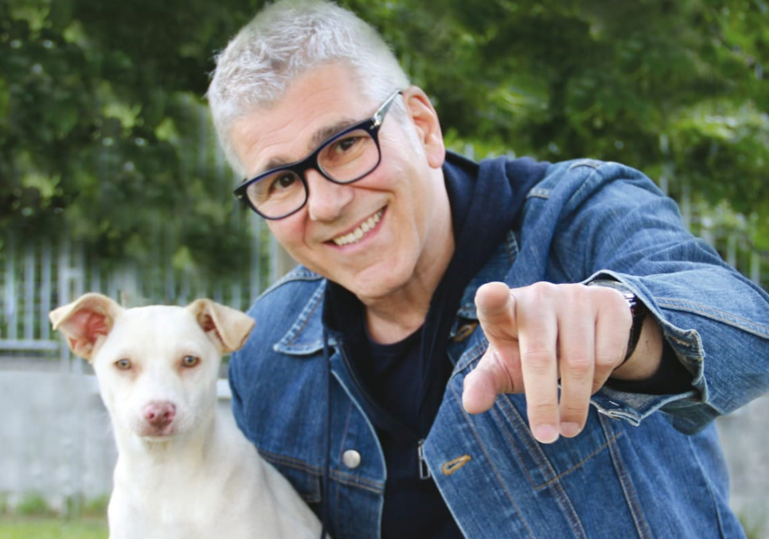 “Un amico non si abbandona”: Michele Zarrillo testimonial per la campagna contro l’abbandono estivo degli animali domestici