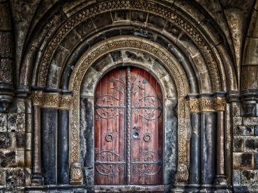 La porta e i suoi mille significati
