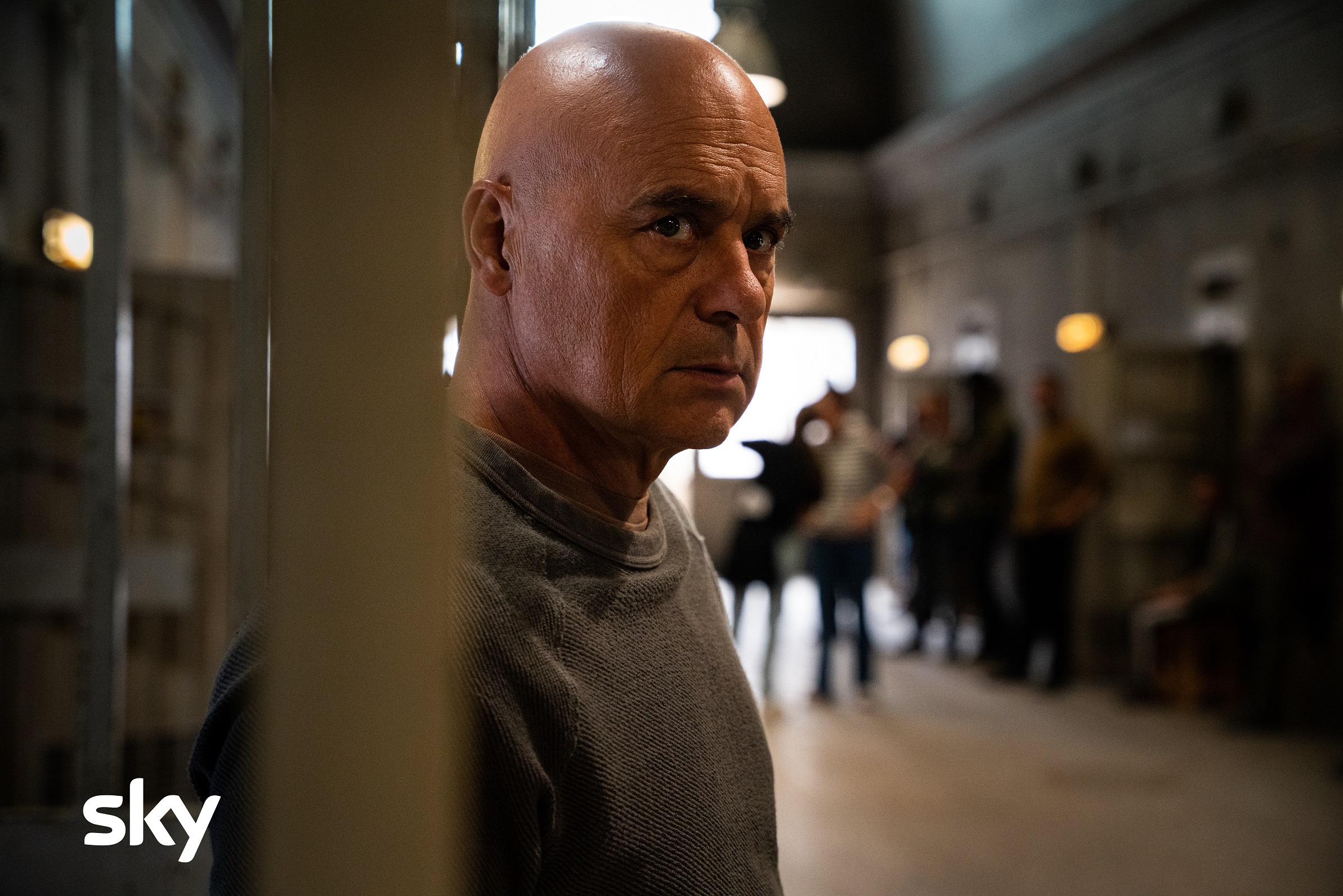 IL RE: il teaser della seconda stagione del prison drama Sky Original con Luca Zingaretti