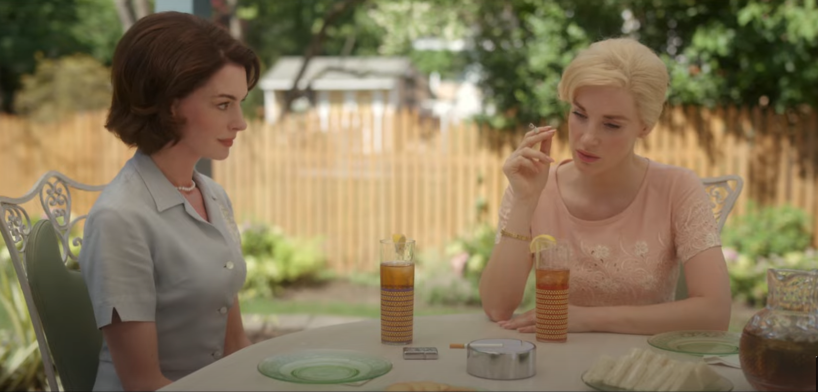 MOTHERS’ INSTINCT: Jessica Chastain e Anne Hathaway protagoniste di un intenso thriller psicologico, al cinema dal 9 maggio